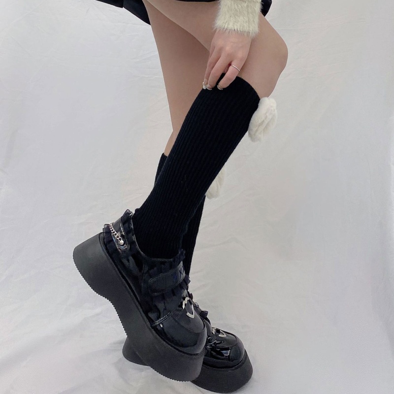 Phụ Kiện Giữ Ấm Chân Đan Len Hình Trái Tim 3D Màu Sắc Ngọt Ngào