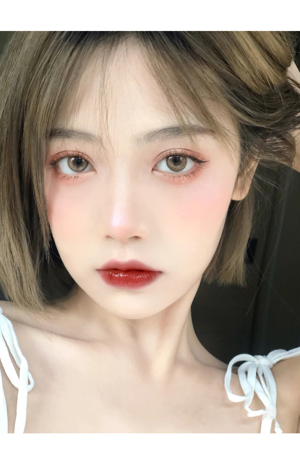 Son môi giữ màu tốt lâu trôi màu sắc hợp thời trang | BigBuy360 - bigbuy360.vn