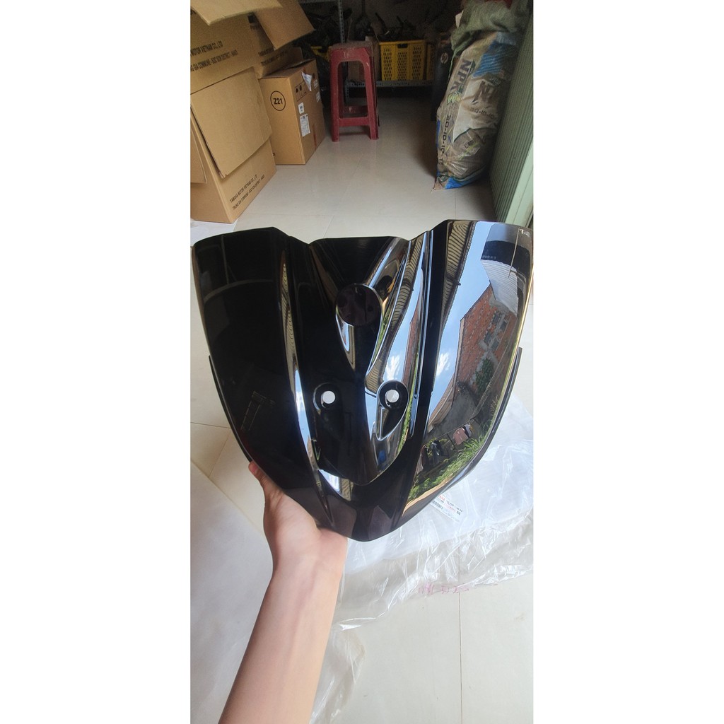 Mặt nạ Taurus Yamaha màu đen