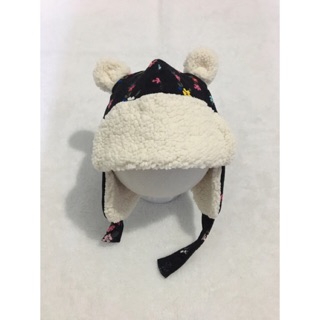 Mũ lót lông kiểu phi công: nền đen hoạ tiết hoa