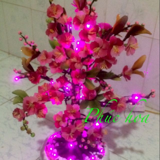 Hoa mai, hoa đào cho ngày tết thêm sum vầy, y nghĩa . Chất liệu: Vải voan. Đẹp, cẩn thận từng nét vải.