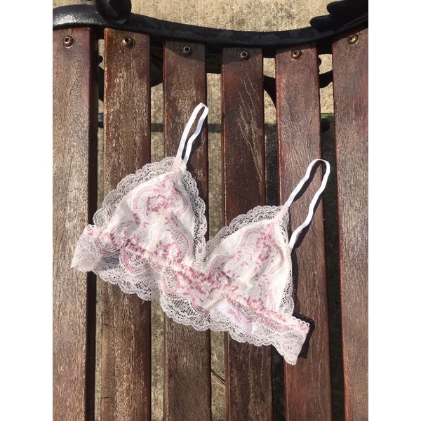 Lullaby Crush Set - Set đồ nội y không gọng có khe nhét mút chất liệu ren phối hai màu trắng hồng co giãn