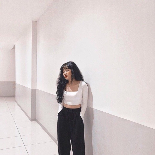 Áo croptop cổ vuông tay dài