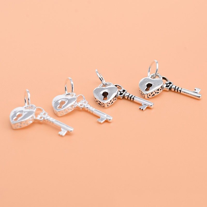 Charm bạc 925 hình chìa khoá và tim ý nghĩa mở cửa trái tim