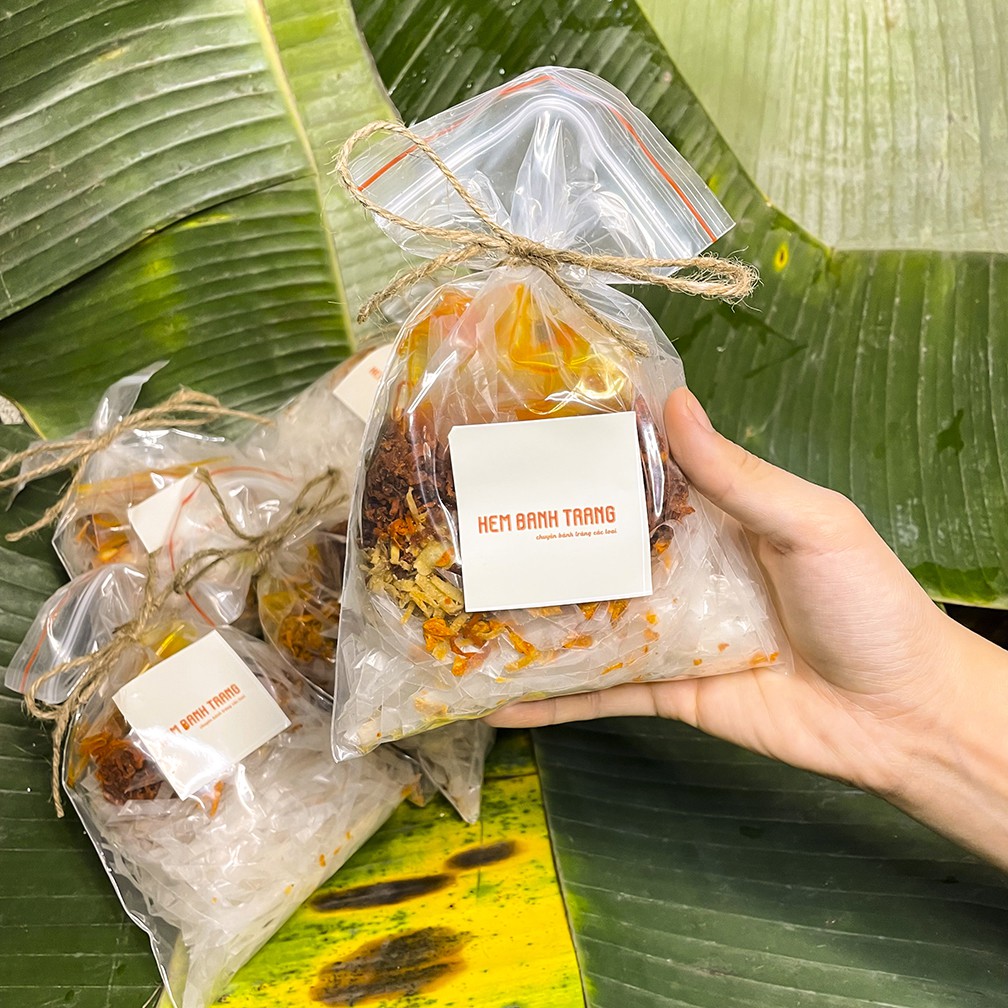 BÁNH TRÁNG TRỘN NƯỚC SỐT THẦN THÁNH NHÀ HẺM BÁNH TRÁNG - ảnh thật