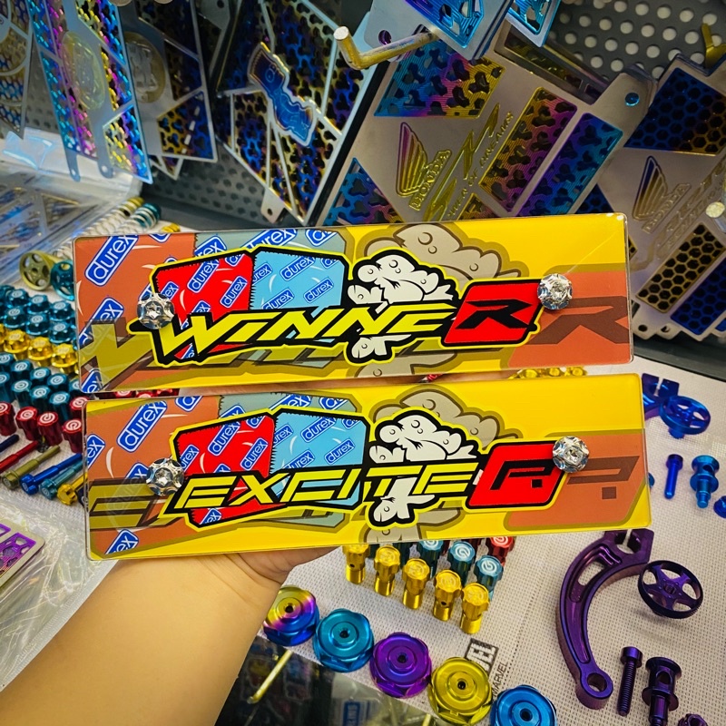 Bảng Mica thái lan gắn cho xe Winner Exciter tặng Ốc Salaya