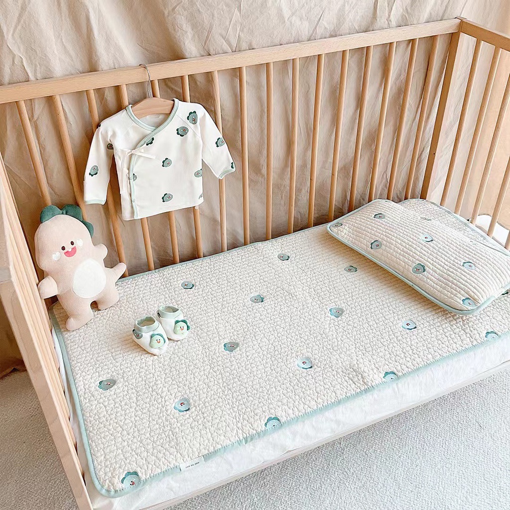 Ga Trải Giường Thêu Họa Tiết Chú Gấu Nhiều Màu Sắc Xinh Xắn Cho Bé