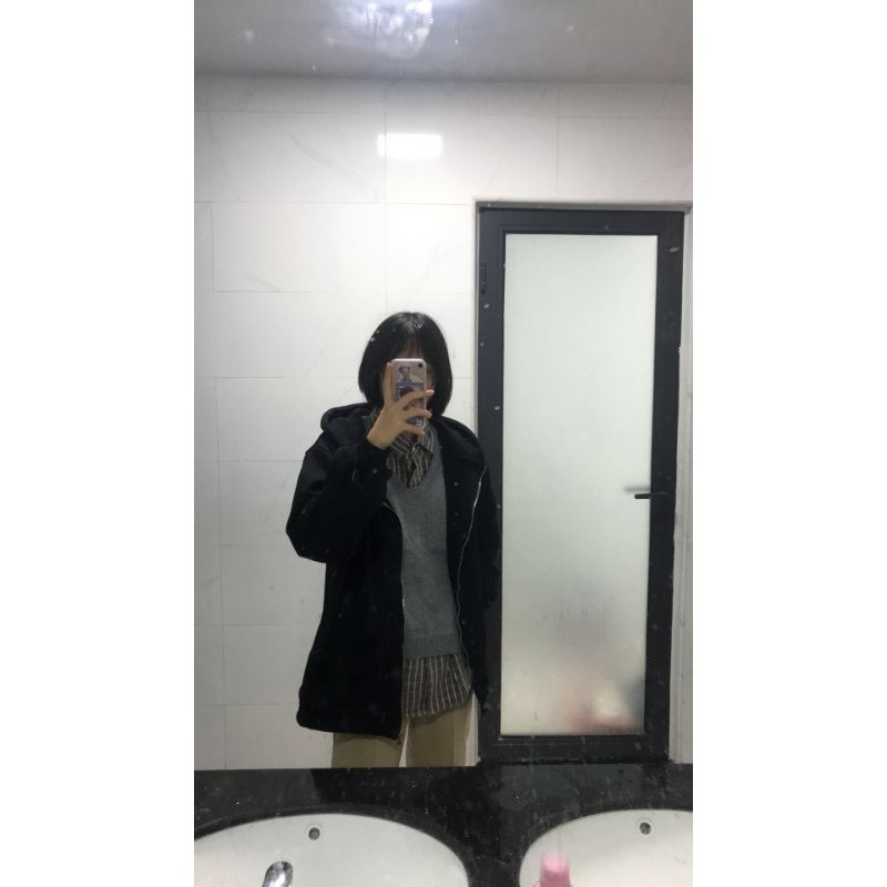 Áo sơ mi sọc + áo len gile xám giống Jisoo Black Pink