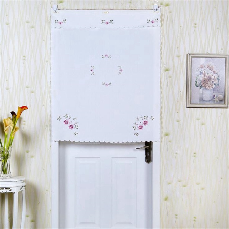 Rèm treo trang trí cho cửa ra vào họa tiết hoa bắt mắt sành điệu