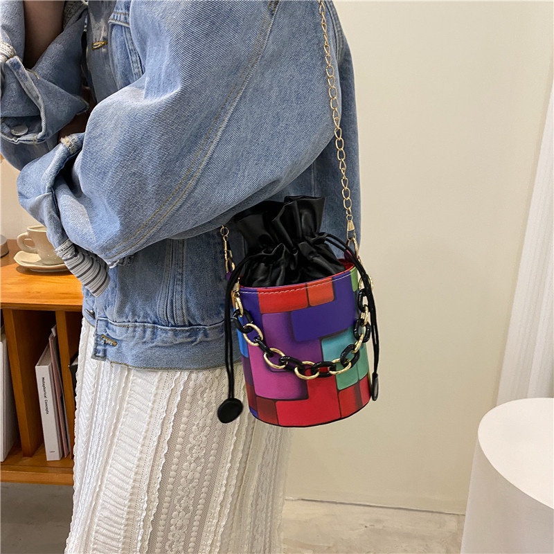 Túi Đeo Vai Hình Trụ In Họa Tiết graffiti Màu Sắc Tương Phản Thời Trang 2022 Cho Nữ