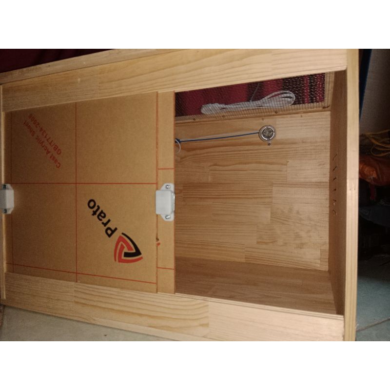 Chuồng nuôi bò sát gỗ ghép và mica KB11 Dài60 Rộng50 Cao50cm