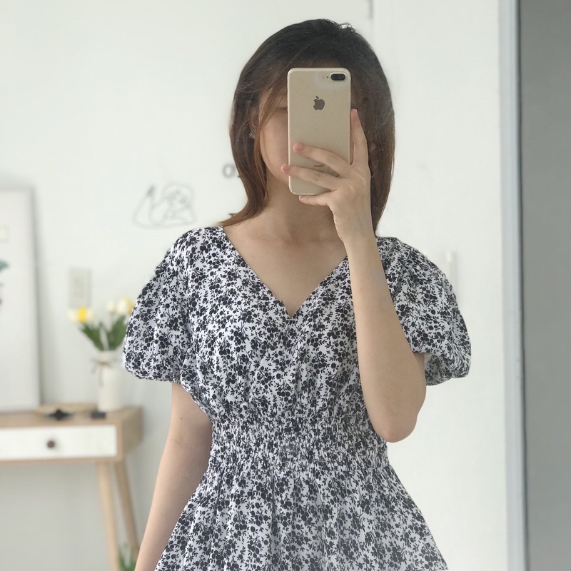 Váy nữ dáng xoè hoa nhí cổ chữ V chun eo mới lạ SP0045 Gomtrend | BigBuy360 - bigbuy360.vn