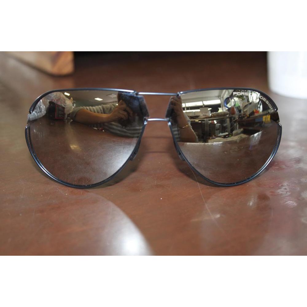 Kính mát Porsche Design P8617 B