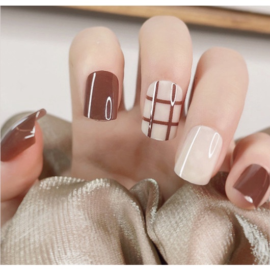 Set 24 móng tay giả kẻ caro nâu móng giả kèm keo Hin Nail