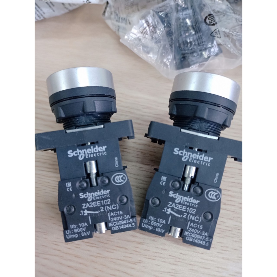 Nút nhấn tự giữ  Schneider XA2EH042, 22mm, 1NC, màu đỏ