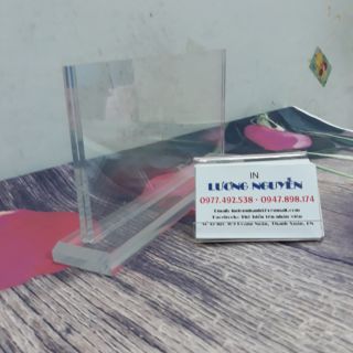 BIỂN CHỨC DANH MICA ĐỂ BÀN