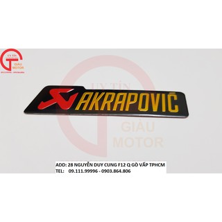 MIẾNG TEM NHÔM DÁN PÔ , ỐNG XẢ LOGO CHỮ AKRAPOVIC , LOẠI LỚN. TẶNG KÈM MIẾNG TEM DECAL DÁN XE.