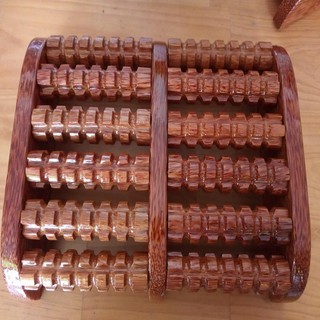 Dụng cụ massage chân gỗ dừa
