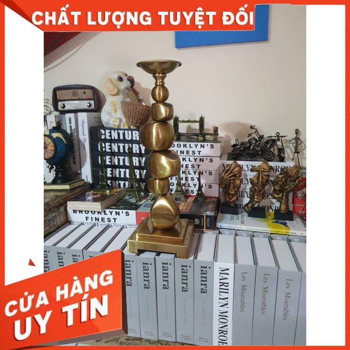 Giá đỡ nến hiện đại. Trang trí nội thất phong cách bắc Âu sang trọng. Nội thất nhà đẹp.