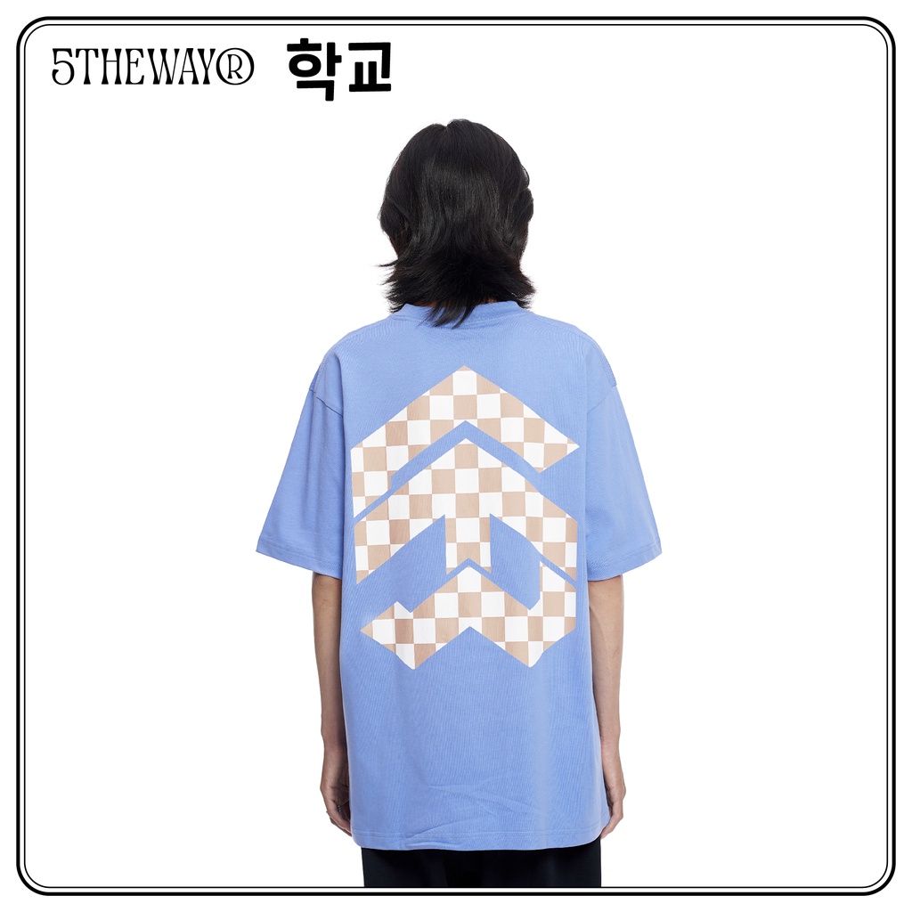 Áo thun 5THEWAY /checkerboard/ New Tee hoạ tiết Caro Màu Xanh Dương Nhạt HYDRANGYA