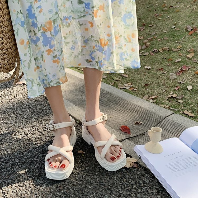 Giày Sandal Nữ Mũi Vuông Quai Chéo Thời Trang