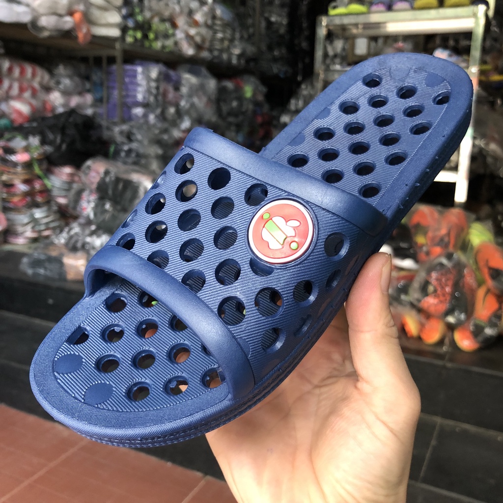 Dép nhựa đi trong nhà tắm nam nữ, hình táo có lỗ massage chân giá rẻ Á050