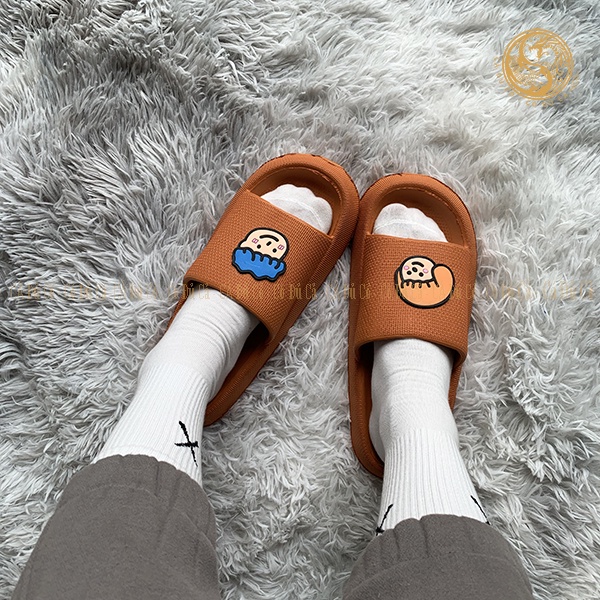 Dép bánh mì nữ họa tiết chàng trai cô gái dép quai ngang đế đúc đi trong nhà