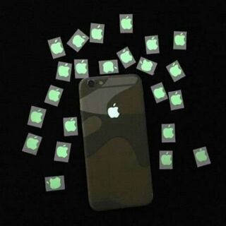 Miếng Dán Logo Táo Dạ Quang Phát Sáng