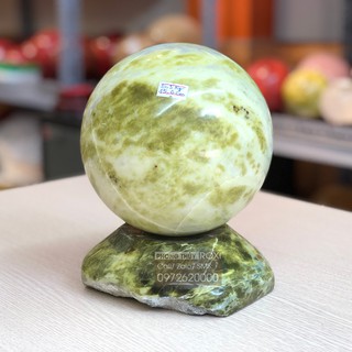 Quả cầu Serpentine phong thủy 12cm - 3kg có đế đá