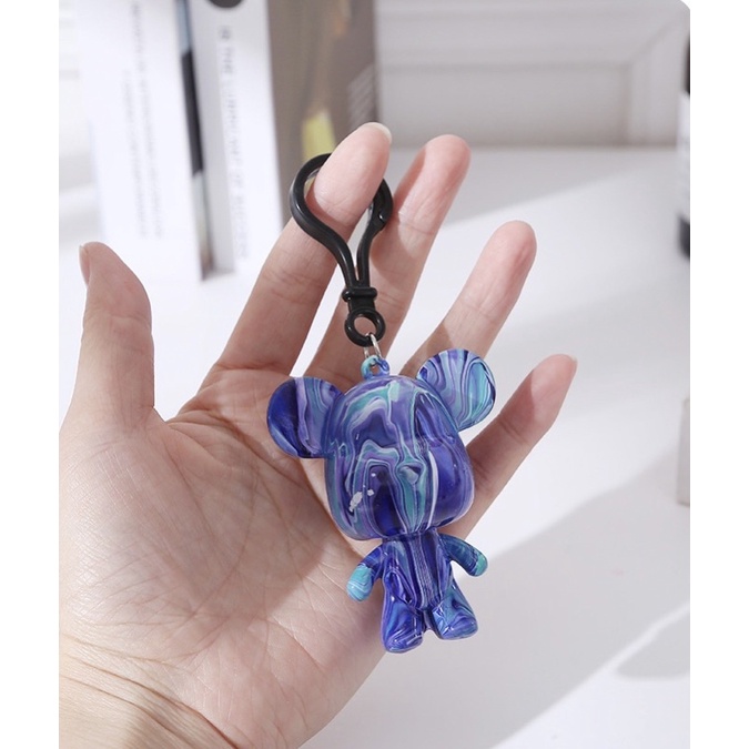 Gấu Đổ Màu Bearbrick , Móc Khoá DIY đổ màu Acrylic Pouring nhiều màu sắc đẹp mắt đa dạng Hot Trend 2022