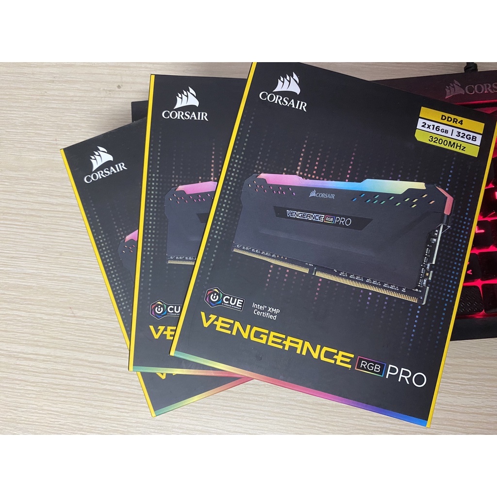RAM Desktop CORSAIR Vengeance PRO RGB 32GB (2x16GB) DDR4 3200MHz