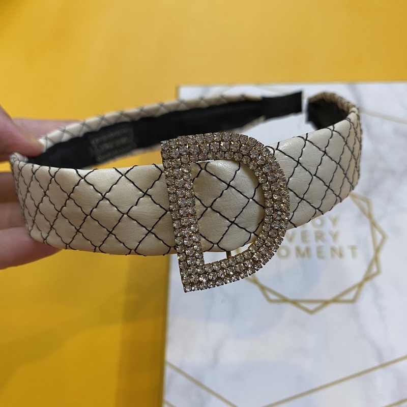 Bờm vải, bờm da đính nơ