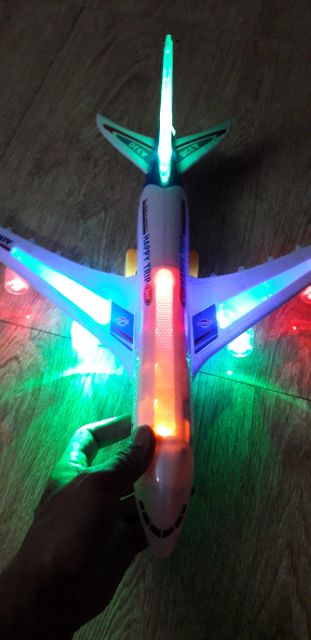 Mô hình máy bay Airbus A330 có nhạc và đèn Led bằng nhựa tặng kèm pin dài 38cm
