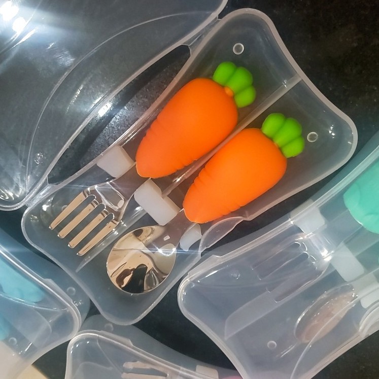 Set Thìa Nĩa Inox, Tay Cầm Silicone Chống Trượt Cho Bé Tập Xúc, Kèm Hộp Đựng Vệ Sinh