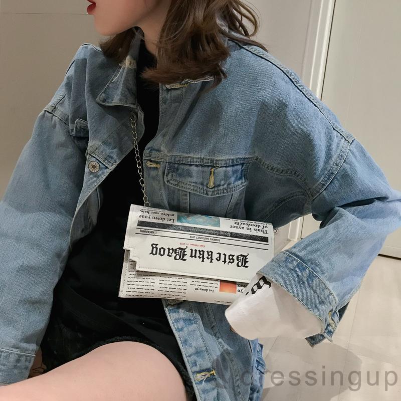 DRESSINGUP-Túi xách in chữ mô phỏng tờ báo thời trang nữ