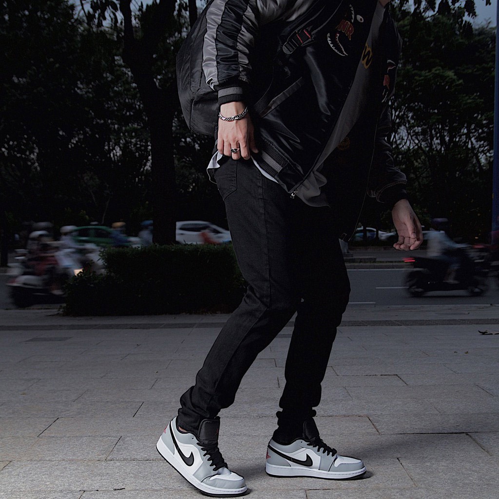 Quần Jean Nam Màu Đen Trơn phong cách Slim Fit Kiểu quần bò nam form ôm dáng Leevin Store
