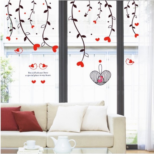 Decal trang trí dây leo trái tim đỏ