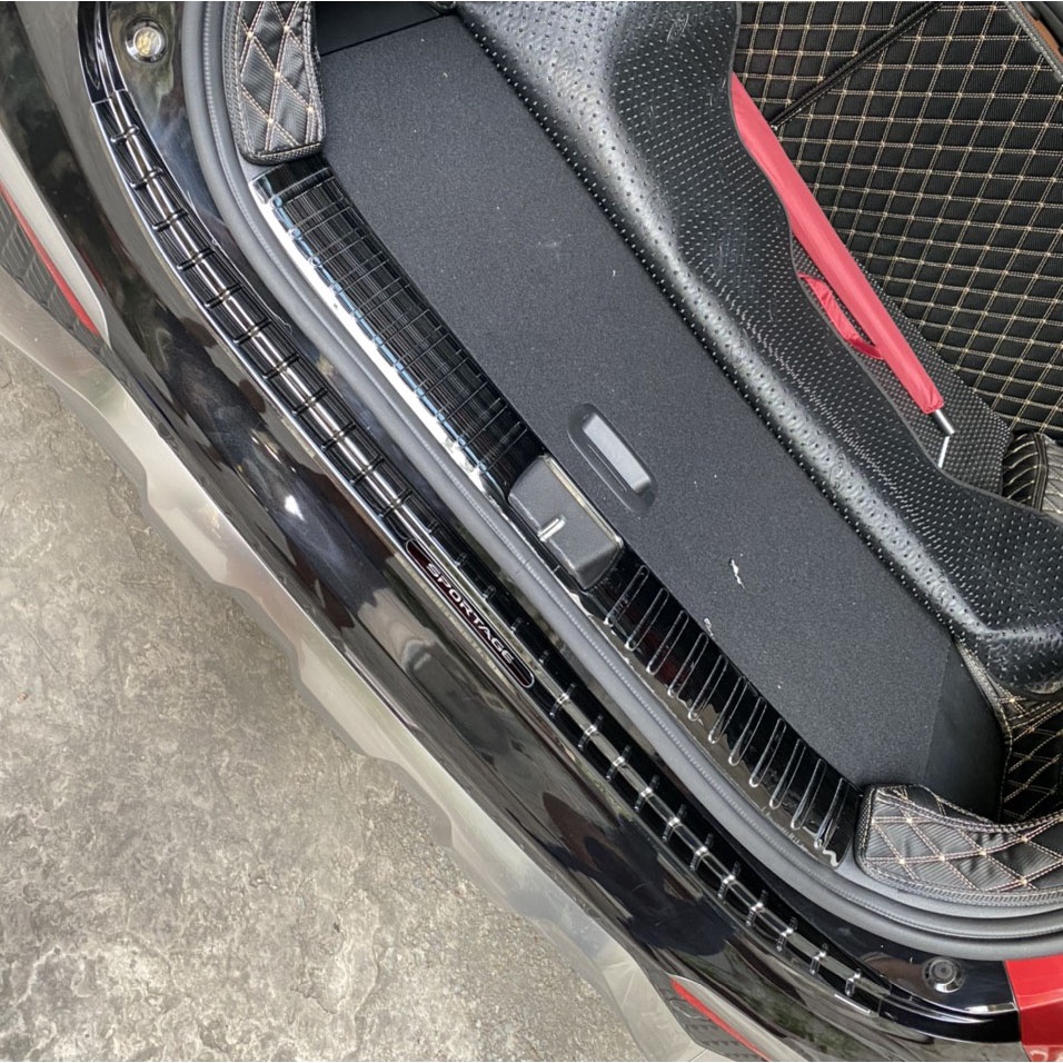 Nẹp cốp xe, chống trầy cốp xe Kia Sportage 2022 2023 Mẫu Titan cao cấp đẹp