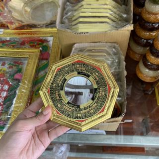 Gương bát quá la kinh trung lồi