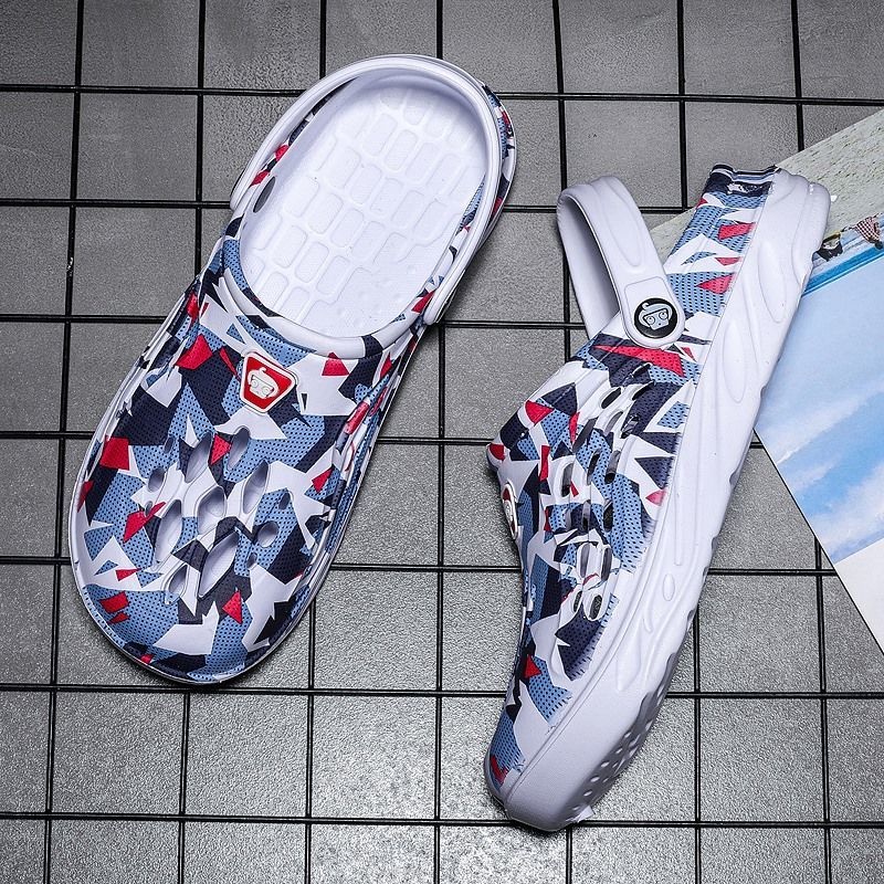 Giày Sandal Đế Mềm Siêu Nhẹ Chống Trượt Thiết Kế Đục Lỗ Thời Trang Đi Biển Mùa Hè Cho Nam