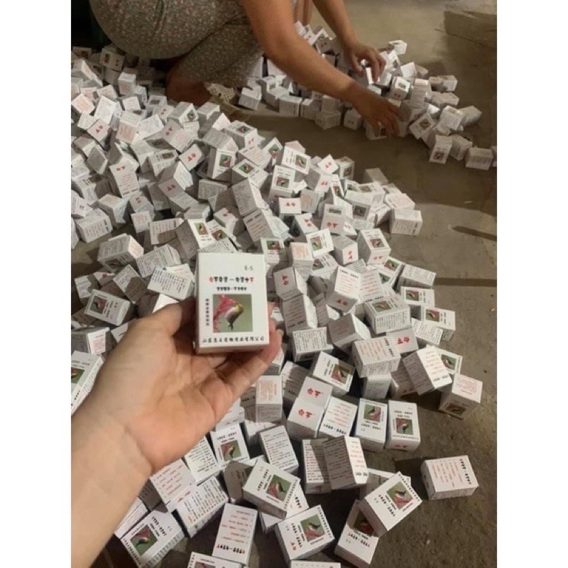 Cóng chống vẩy cho chim vành khuyên, mào, mi, chòe chất liệu nhựa nguyên sinh cao cấp kèm hộp