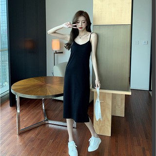 Váy 2 dây dáng dài, chất lụa basic, đầm ngủ suông có thể mặc đi biển, có màu trắng, đen CRD001