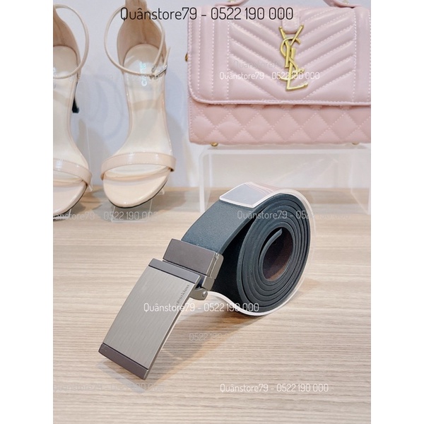 Kệ mica trưng bày túi ví giày