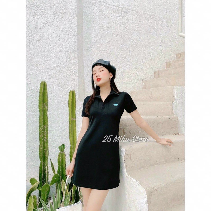 Đầm đen cổ bẻ thêu chữ - form bé dưới 48kg