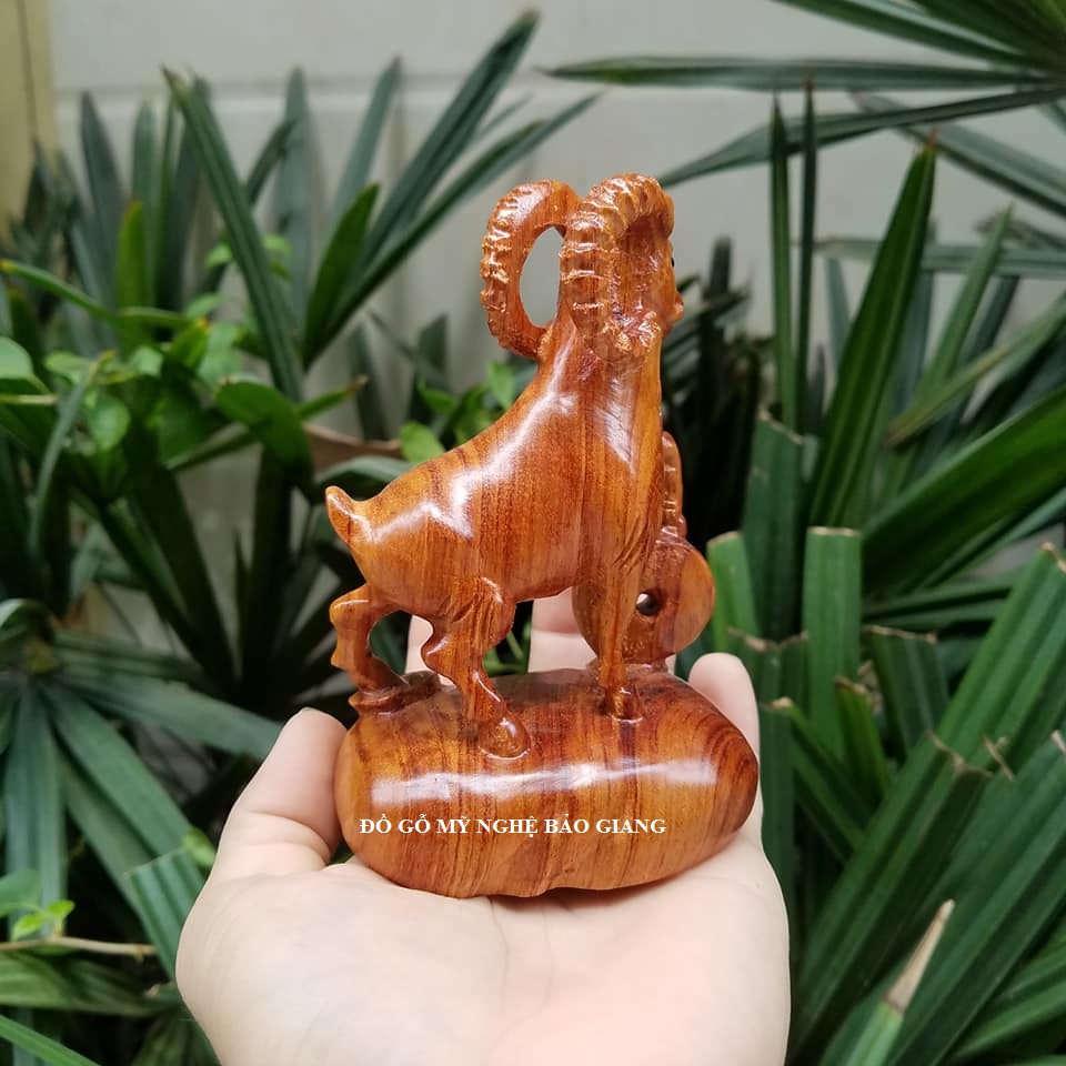 Tượng con dê gỗ hương 12 cm