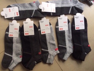 Tất nam uniqlo 100k/10 đôi