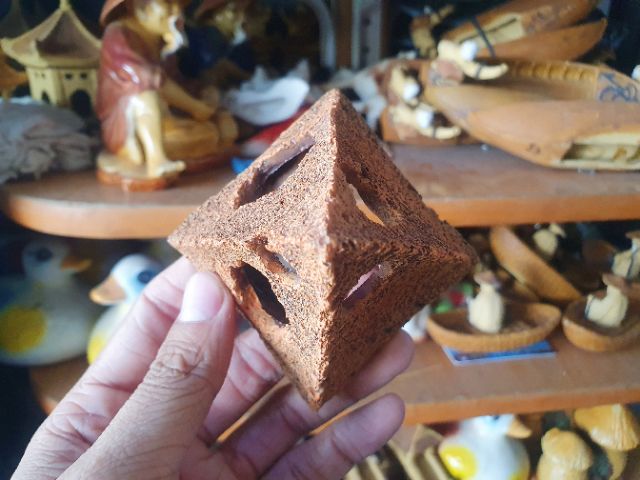 KIM TỰ THÁP TRANG TRÍ HỒ CÁ NON BỘ 8x7x9cm