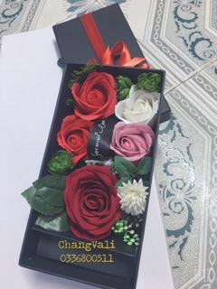 Hộp đựng son trang trí hoa lụa hoa sáp