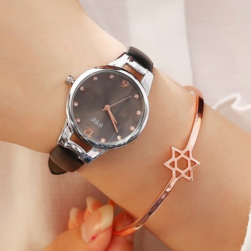 Đồng hồ dây da thiết kế sang trọng dành cho nữ