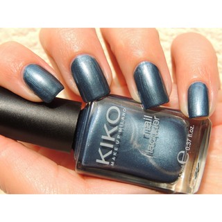 Sơn móng tay Kiko màu 517 Metallic Steel Blue